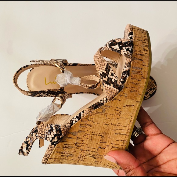 NWT Lulu’s Snakeskin Open Toe Sandals - Picture 4 of 5